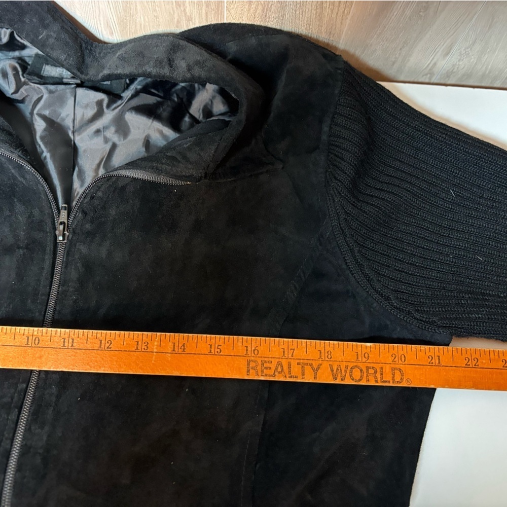 Clothes By Revue Elegant Black Suede Leather Coat Knit Sleeves with Belt Vintage - Picture 9 of 10